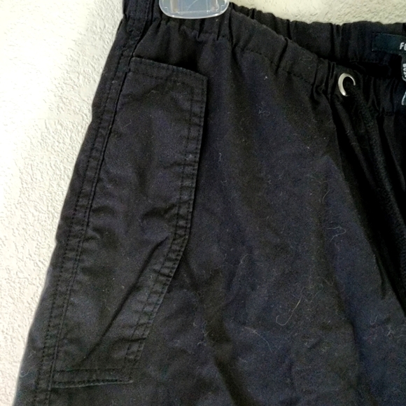 Forever 21 Womens Cotton Black Cargo Pants NWT Size Medium - Picture 4 of 8